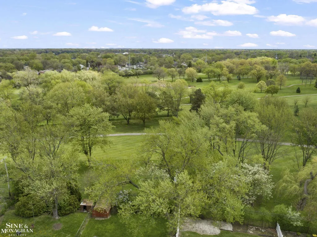 3914 Edgeland Avenue Royal Oak City MI 48073