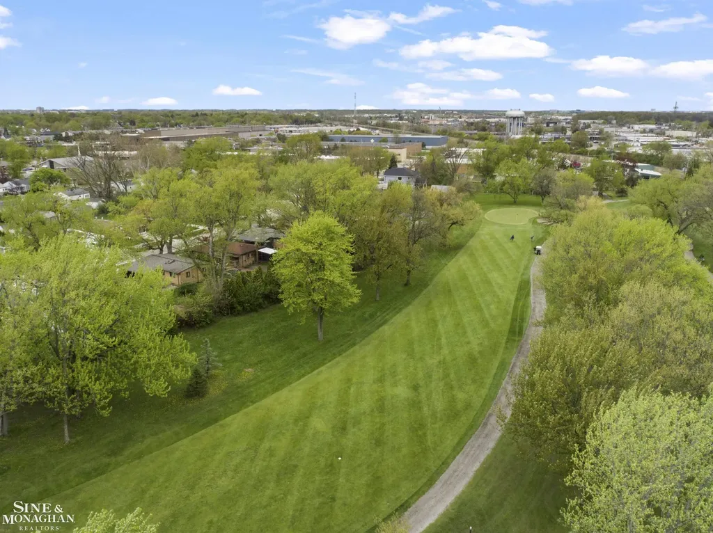 3914 Edgeland Avenue Royal Oak City MI 48073
