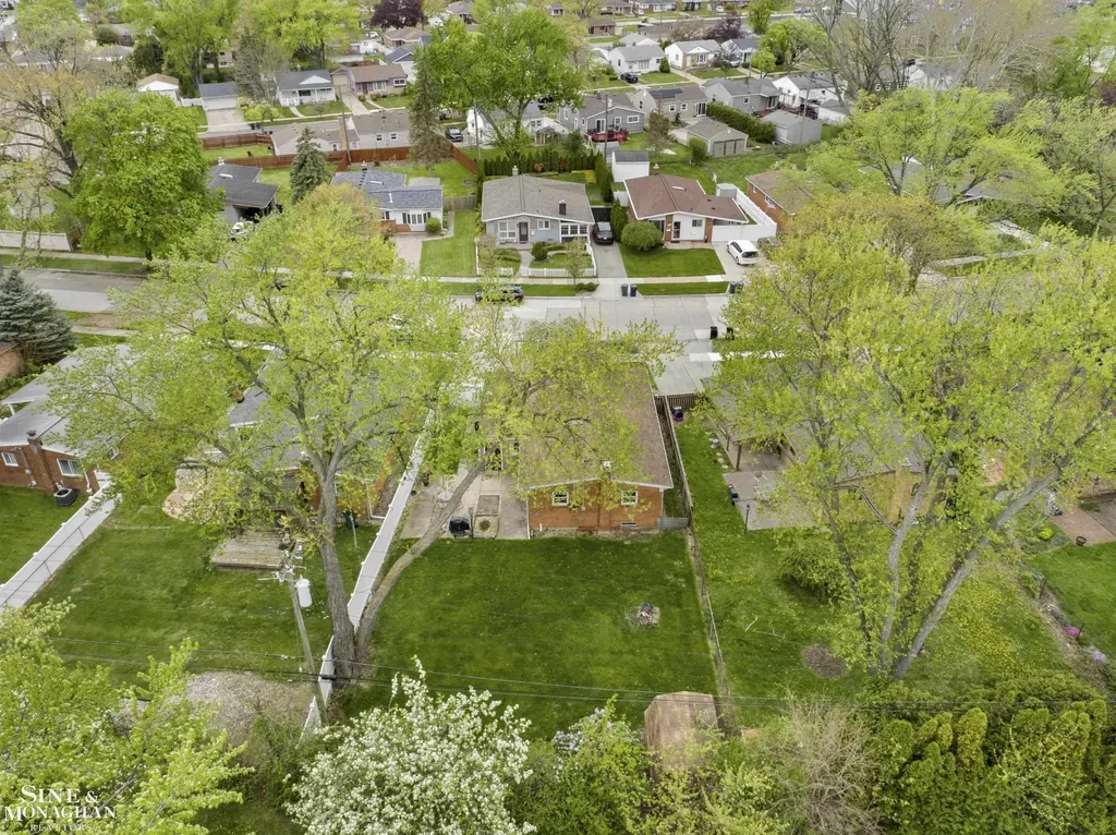 3914 Edgeland Avenue Royal Oak City MI 48073