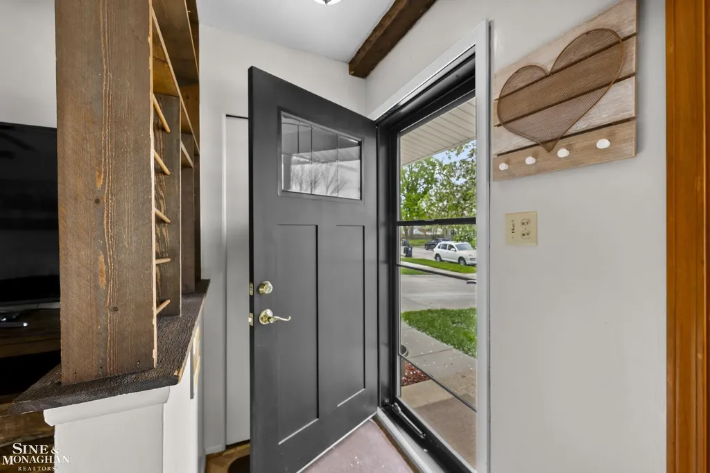 3914 Edgeland Avenue Royal Oak City MI 48073