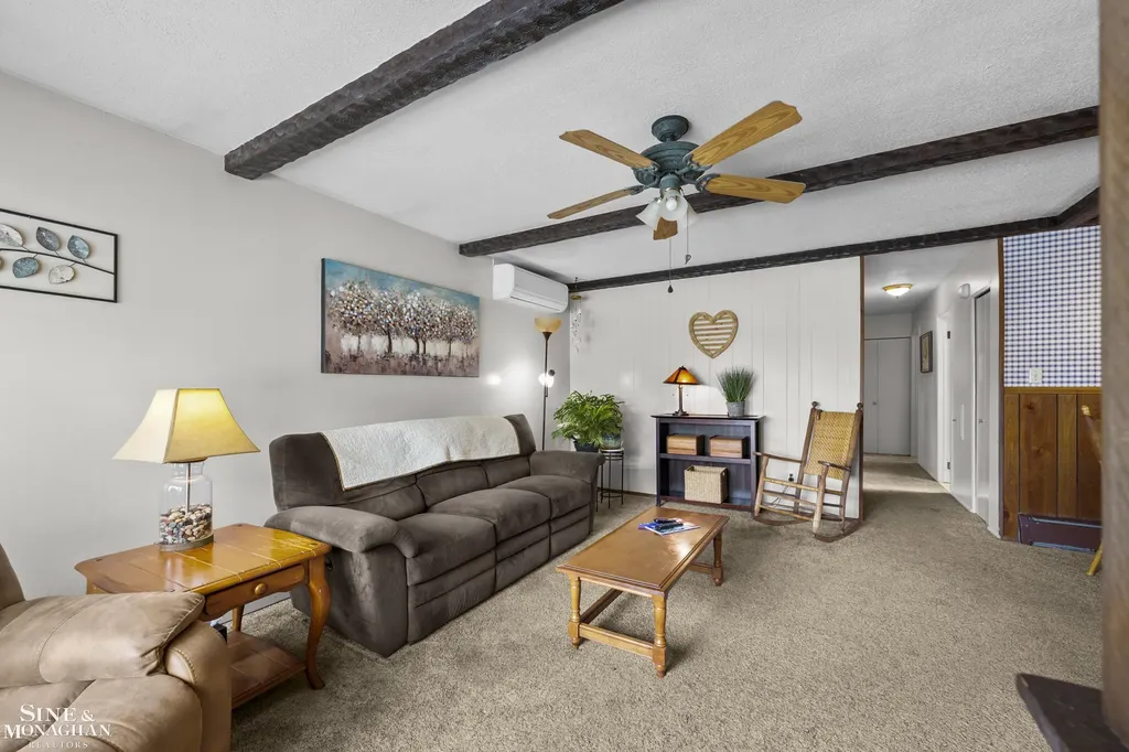 3914 Edgeland Avenue Royal Oak City MI 48073