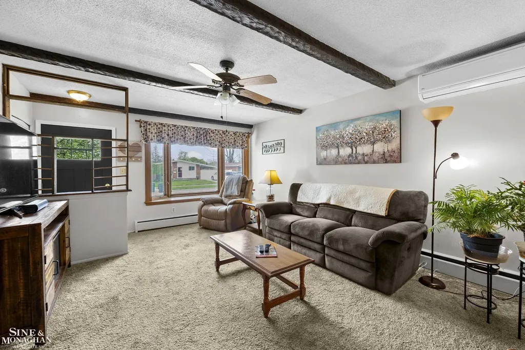 3914 Edgeland Avenue Royal Oak City MI 48073