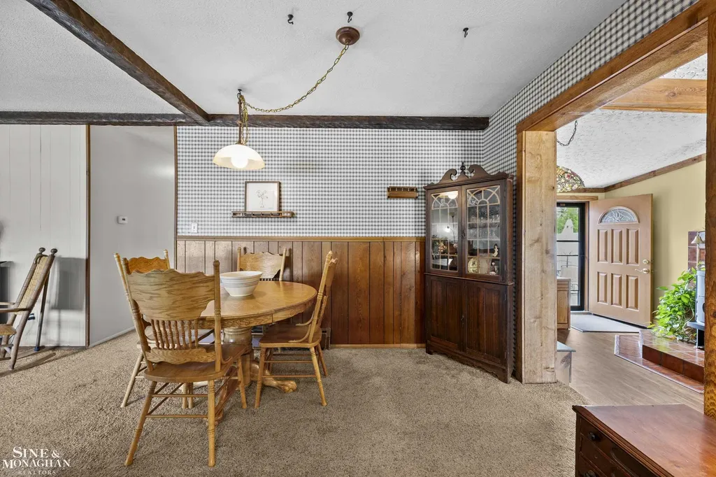 3914 Edgeland Avenue Royal Oak City MI 48073