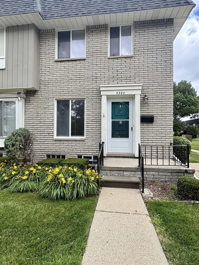 4384 15 Mile Road Sterling Heights City MI 48310