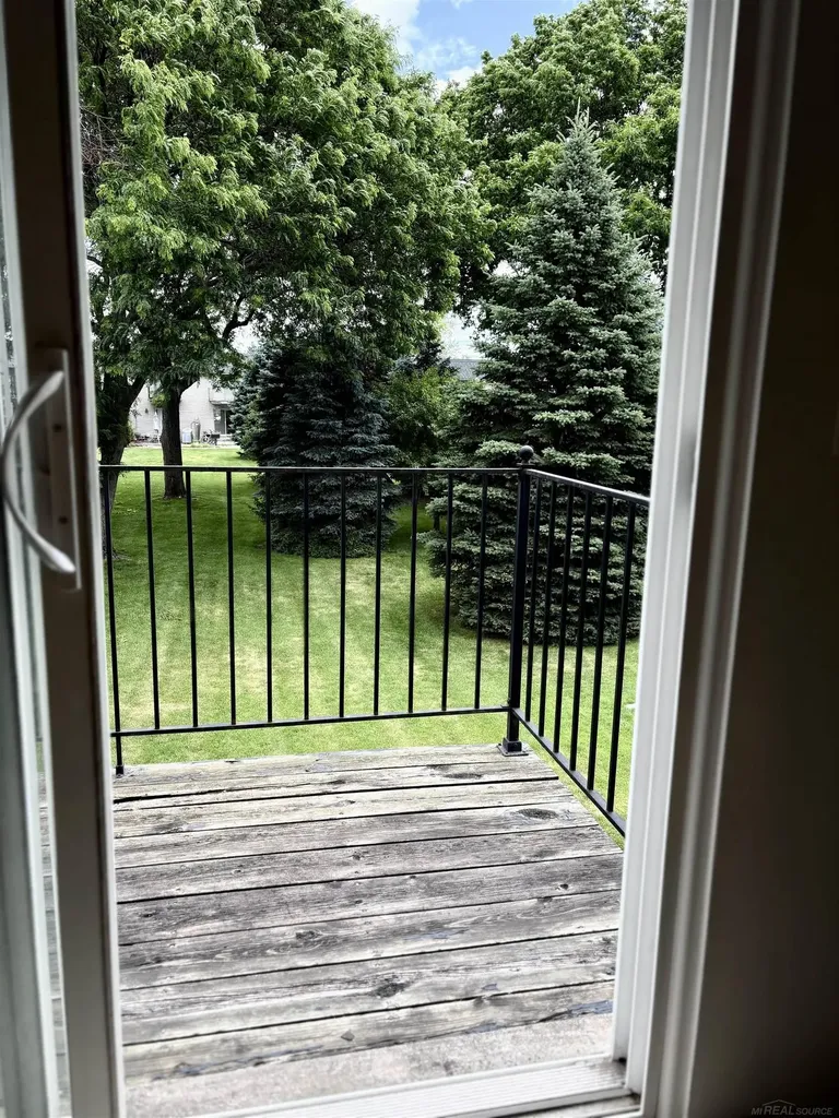 4384 15 Mile Road Sterling Heights City MI 48310