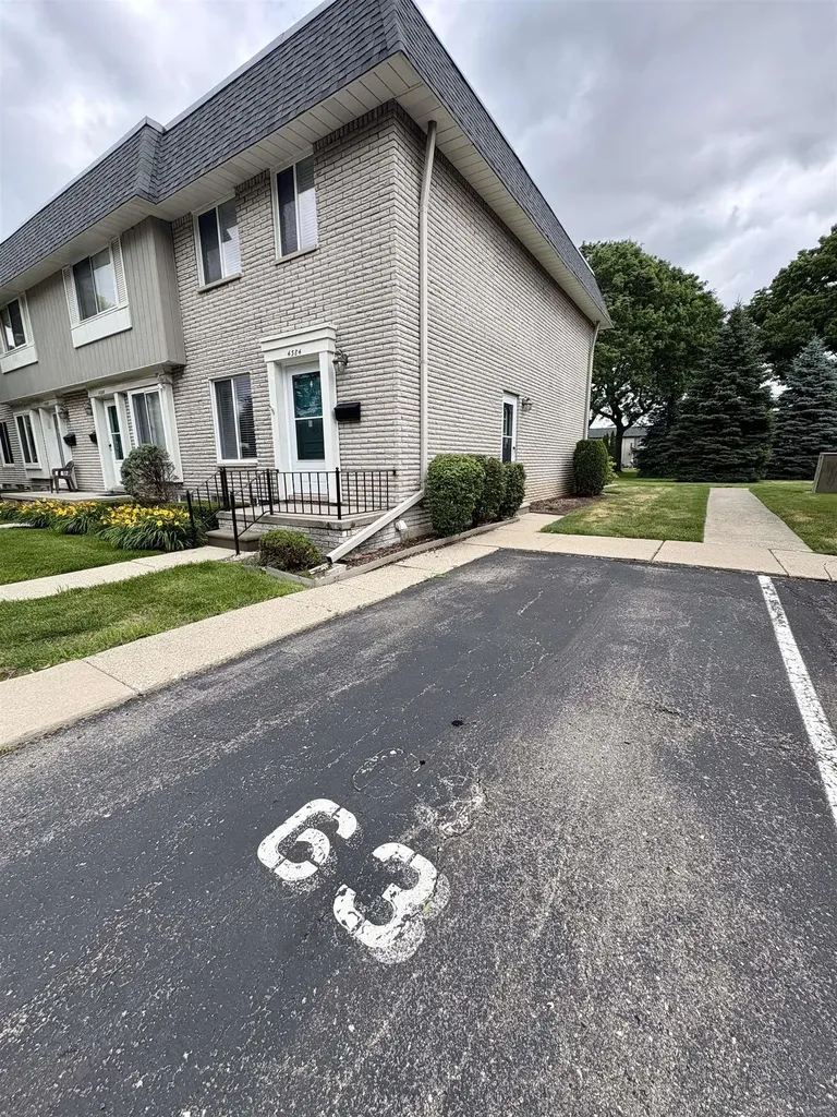 4384 15 Mile Road Sterling Heights City MI 48310