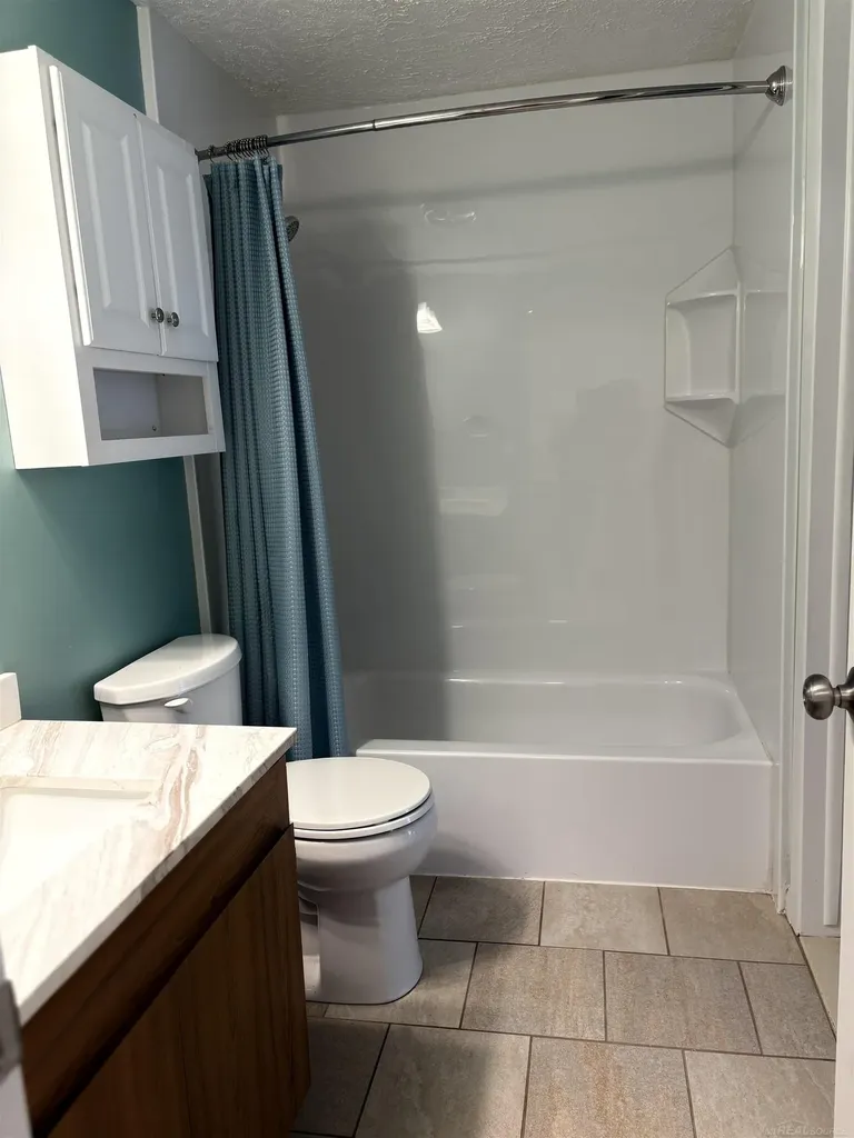 4384 15 Mile Road Sterling Heights City MI 48310