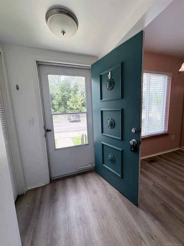 4384 15 Mile Road Sterling Heights City MI 48310