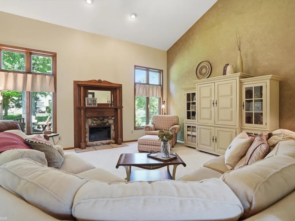 42199 Kyle Drive Clinton Charter Township MI 48038