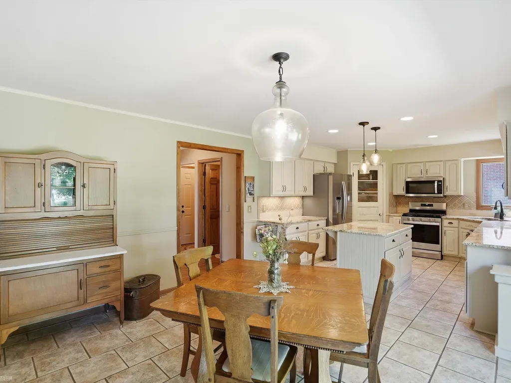 42199 Kyle Drive Clinton Charter Township MI 48038