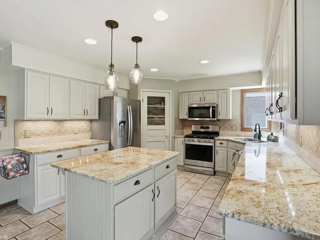 42199 Kyle Drive Clinton Charter Township MI 48038