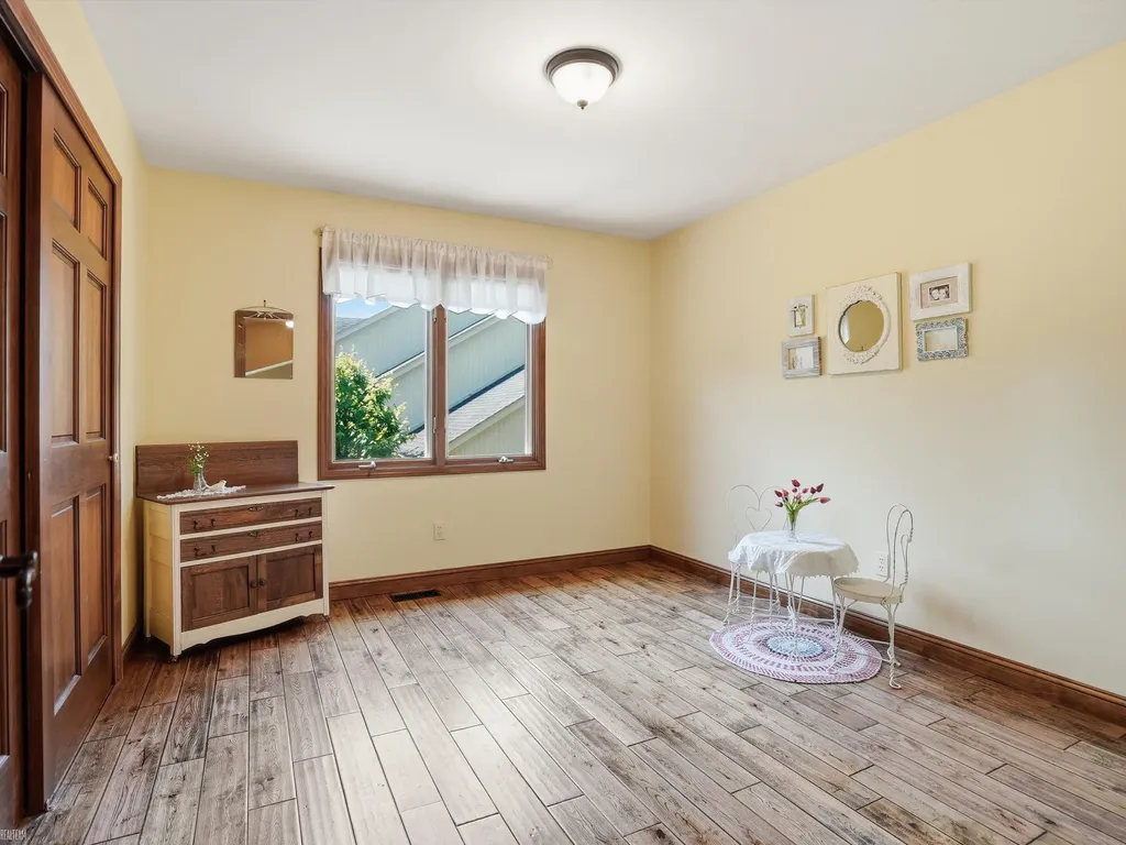 42199 Kyle Drive Clinton Charter Township MI 48038