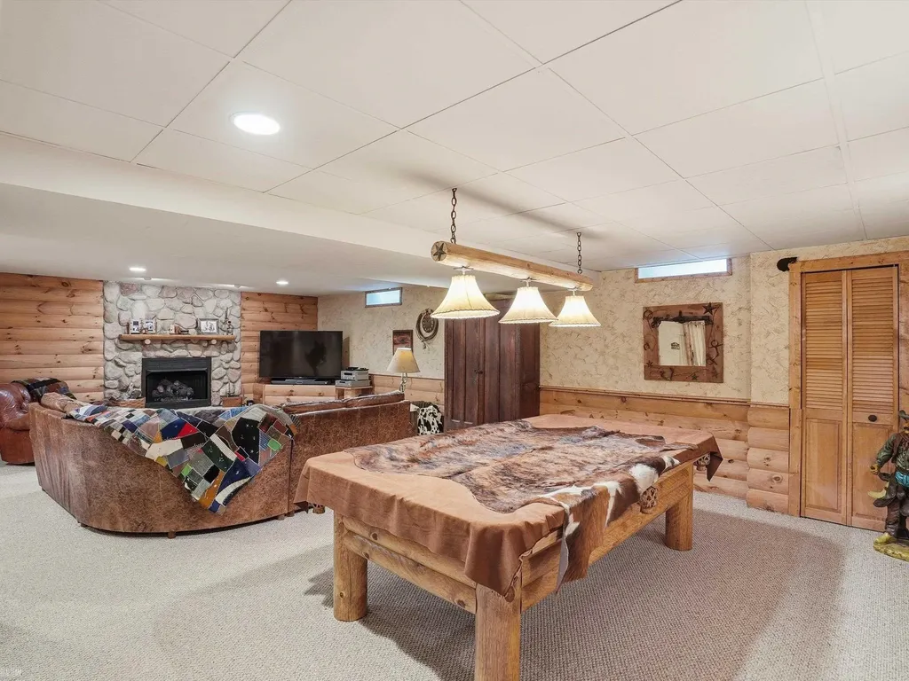 42199 Kyle Drive Clinton Charter Township MI 48038