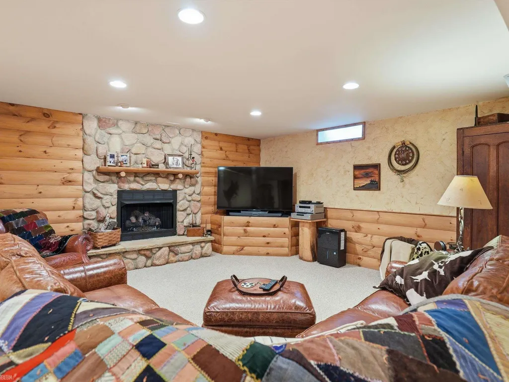 42199 Kyle Drive Clinton Charter Township MI 48038