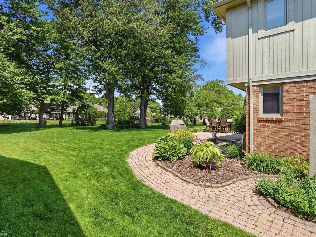 42199 Kyle Drive Clinton Charter Township MI 48038