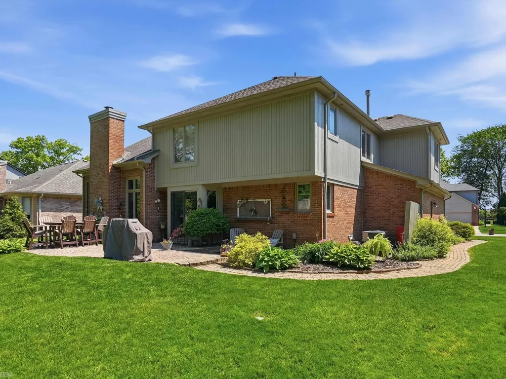 42199 Kyle Drive Clinton Charter Township MI 48038