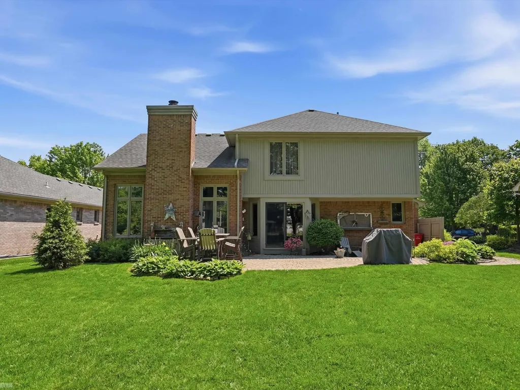 42199 Kyle Drive Clinton Charter Township MI 48038