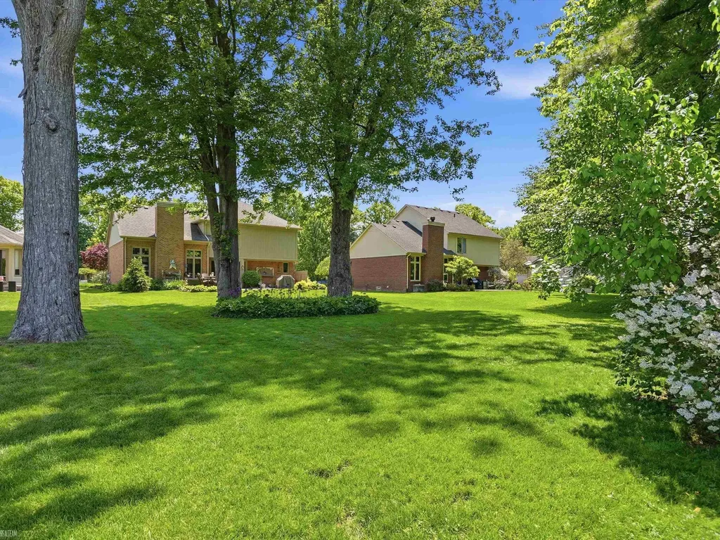 42199 Kyle Drive Clinton Charter Township MI 48038
