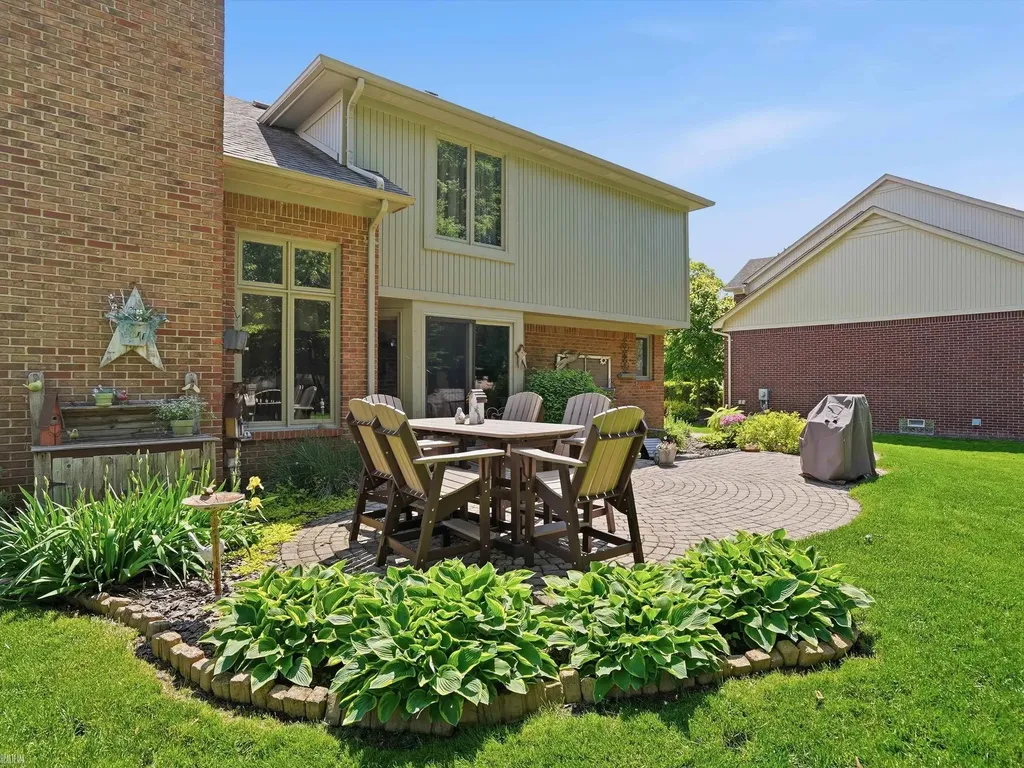 42199 Kyle Drive Clinton Charter Township MI 48038
