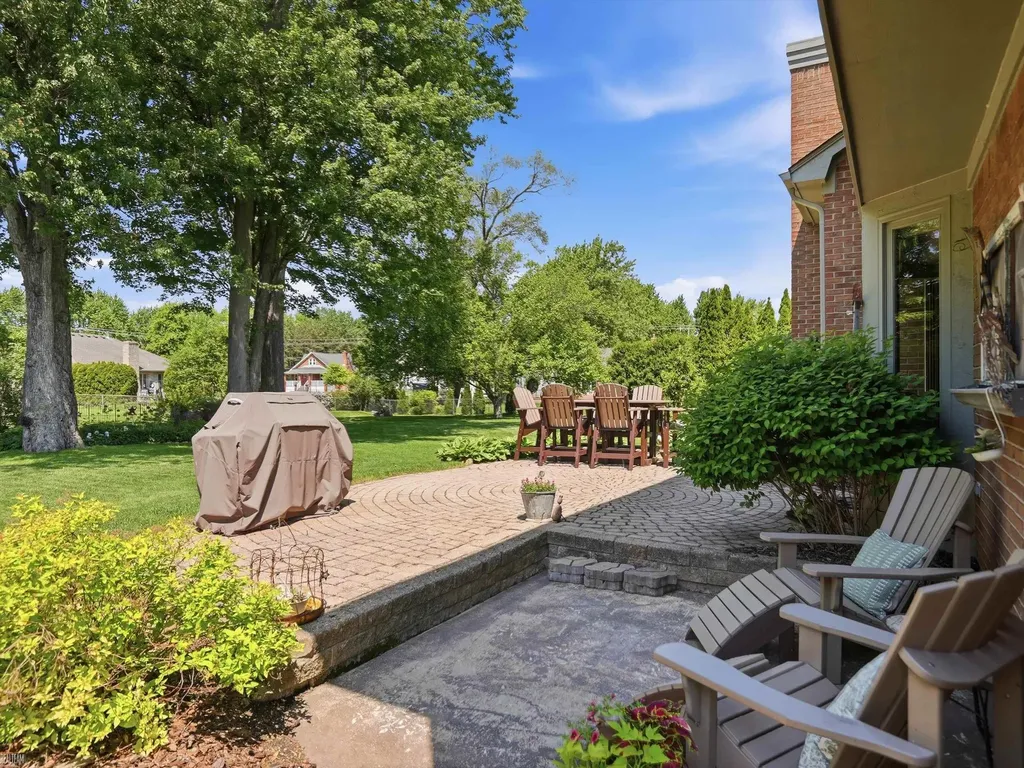 42199 Kyle Drive Clinton Charter Township MI 48038