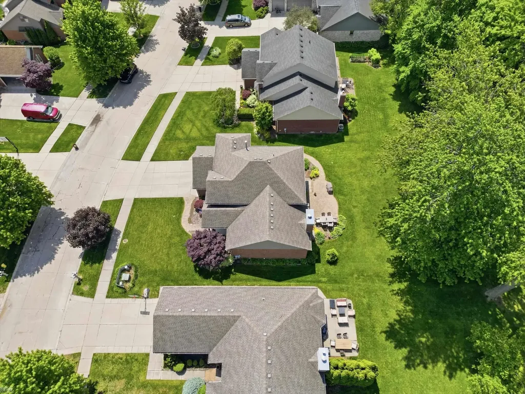 42199 Kyle Drive Clinton Charter Township MI 48038