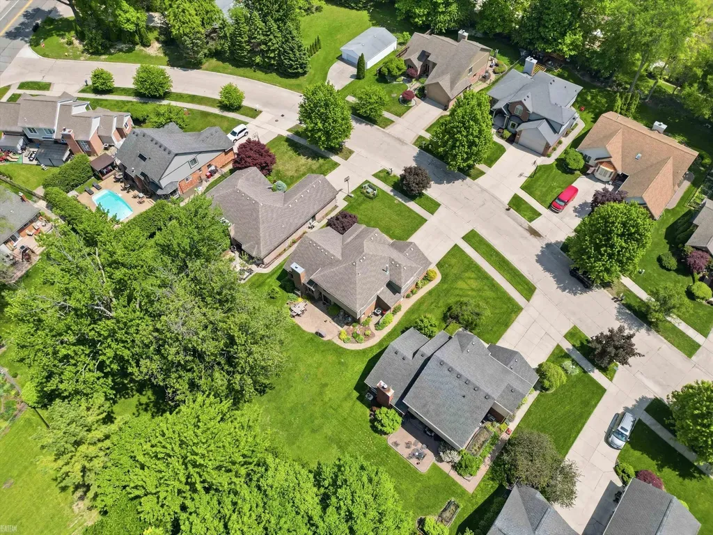 42199 Kyle Drive Clinton Charter Township MI 48038