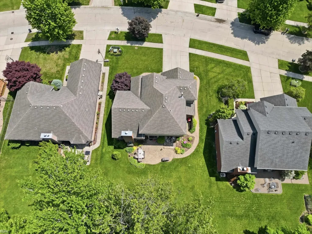 42199 Kyle Drive Clinton Charter Township MI 48038