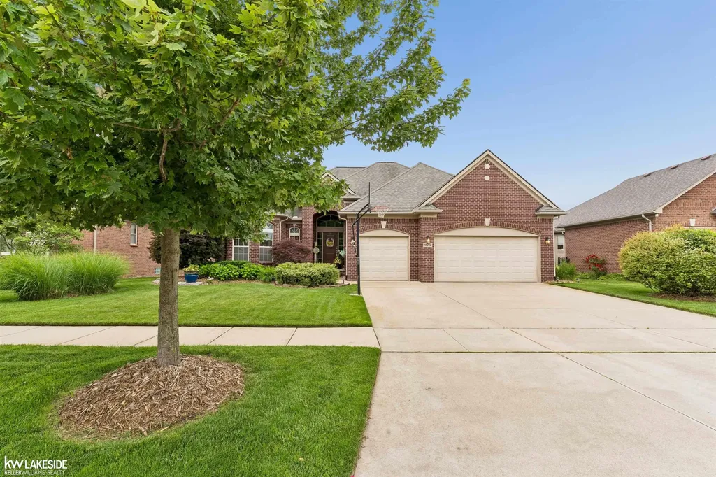 18202 Tiger Drive Macomb Township MI 48042