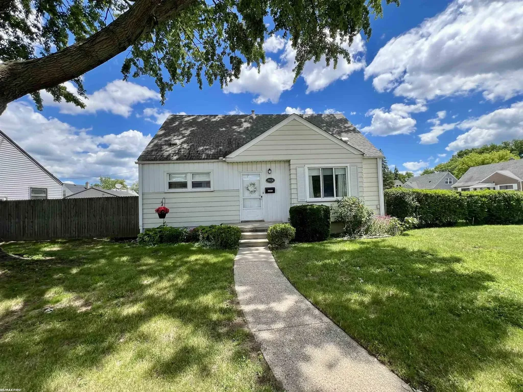 16624 Bettmar Street Roseville City MI 48066