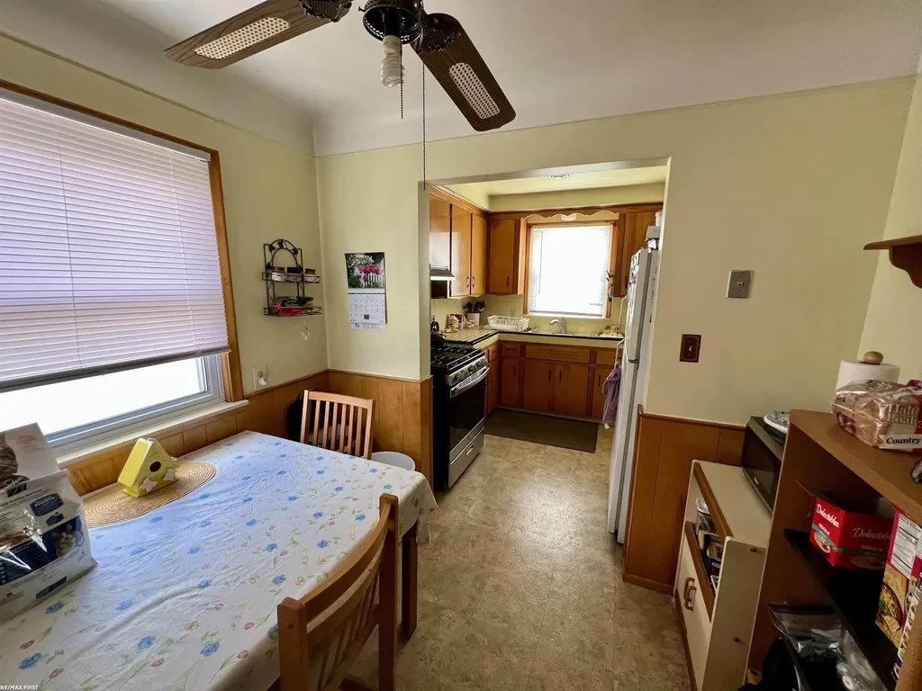 16624 Bettmar Street Roseville City MI 48066