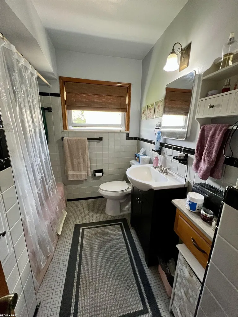 16624 Bettmar Street Roseville City MI 48066