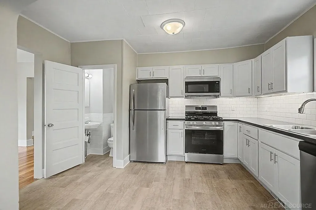 1340 Columbia Avenue Grand Rapids City MI 49505