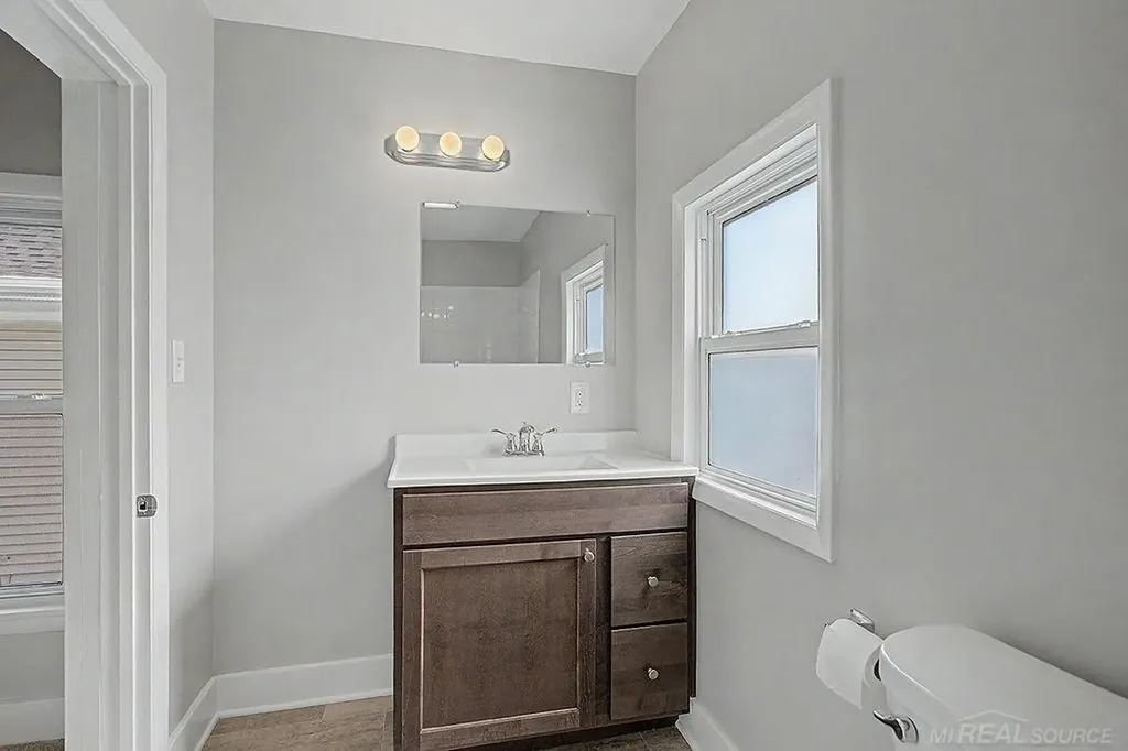 1340 Columbia Avenue Grand Rapids City MI 49505