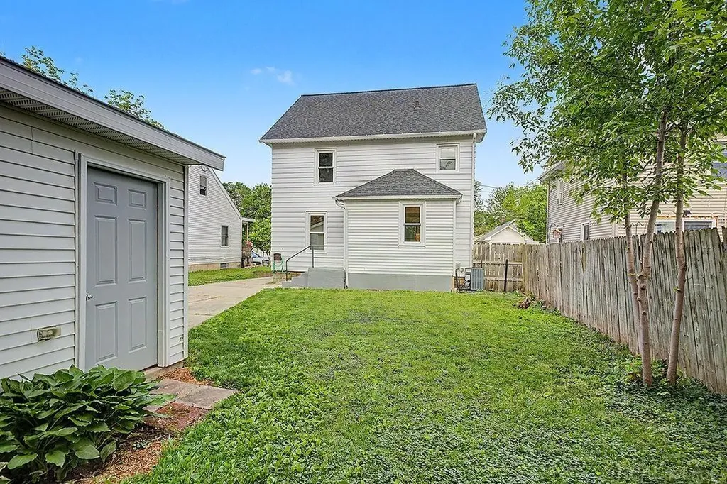 1340 Columbia Avenue Grand Rapids City MI 49505