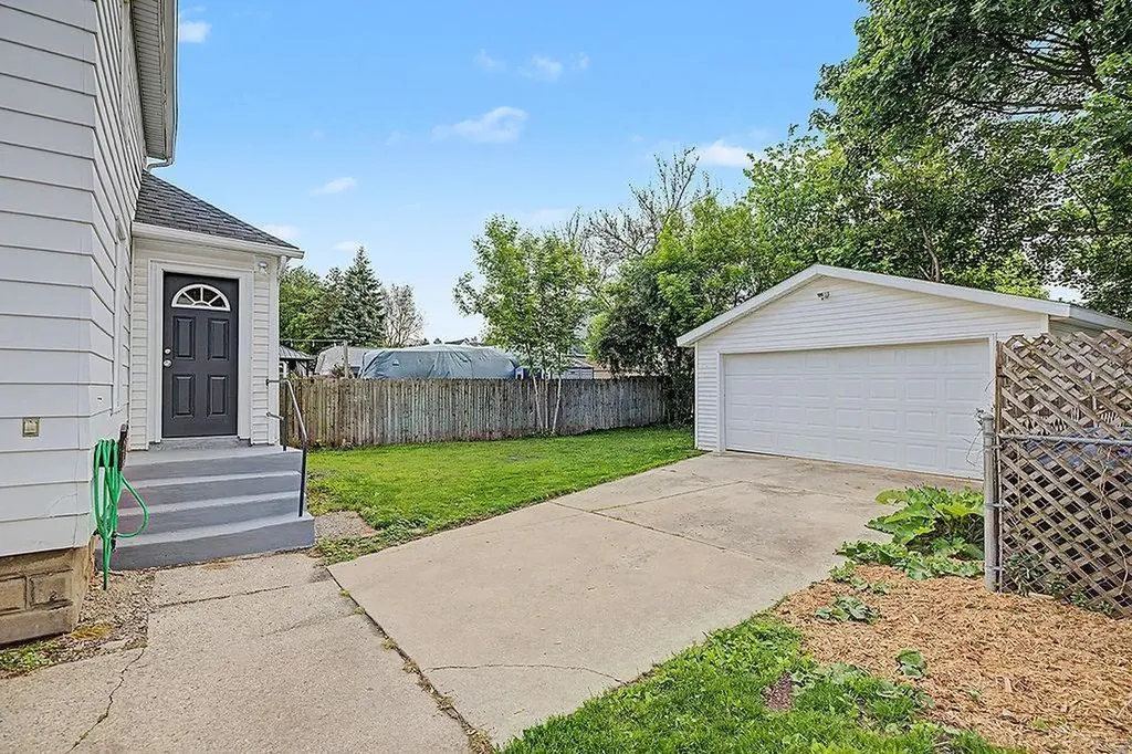 1340 Columbia Avenue Grand Rapids City MI 49505