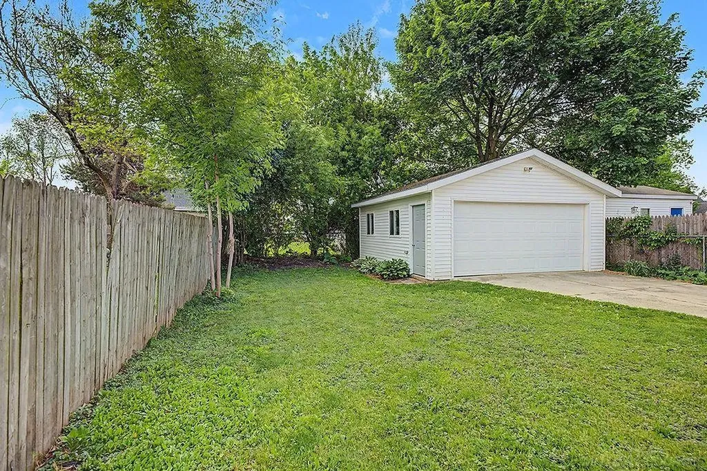 1340 Columbia Avenue Grand Rapids City MI 49505