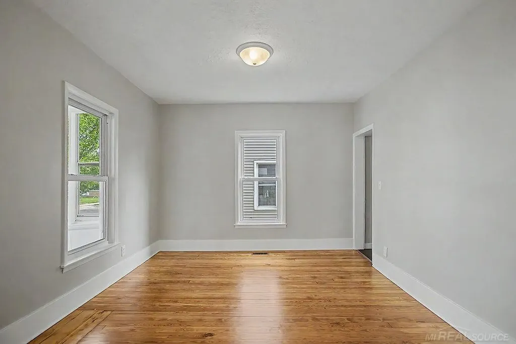 1340 Columbia Avenue Grand Rapids City MI 49505