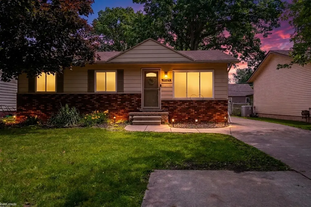 39574 Detroit Street Harrison Charter Township MI 48045