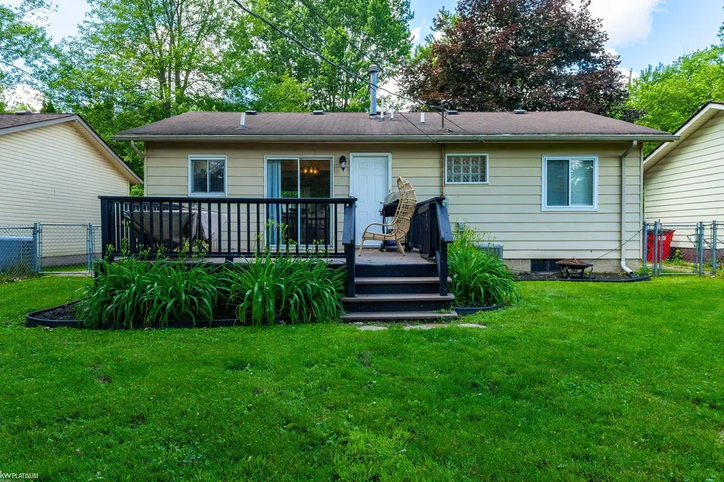 39574 Detroit Street Harrison Charter Township MI 48045