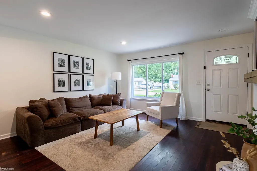 39574 Detroit Street Harrison Charter Township MI 48045