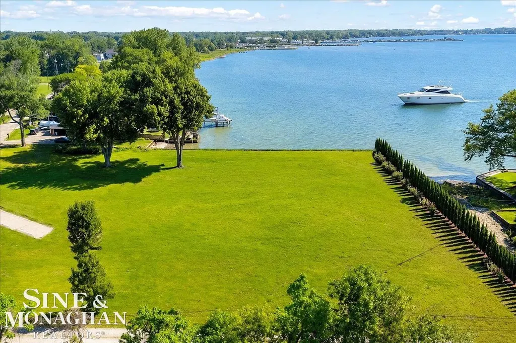 35190 Jeffers Court Harrison Charter Township MI 48045
