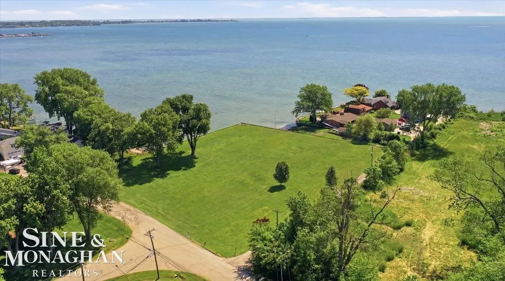 35190 Jeffers Court Harrison Charter Township MI 48045