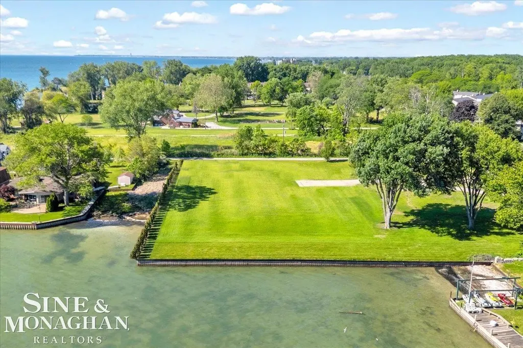 35190 Jeffers Court Harrison Charter Township MI 48045