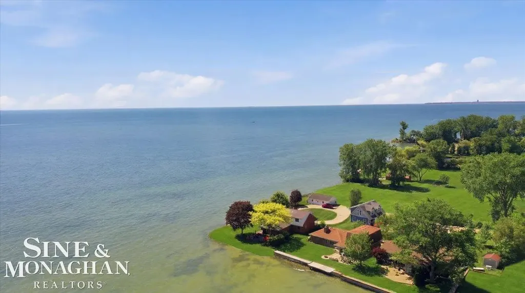 35190 Jeffers Court Harrison Charter Township MI 48045