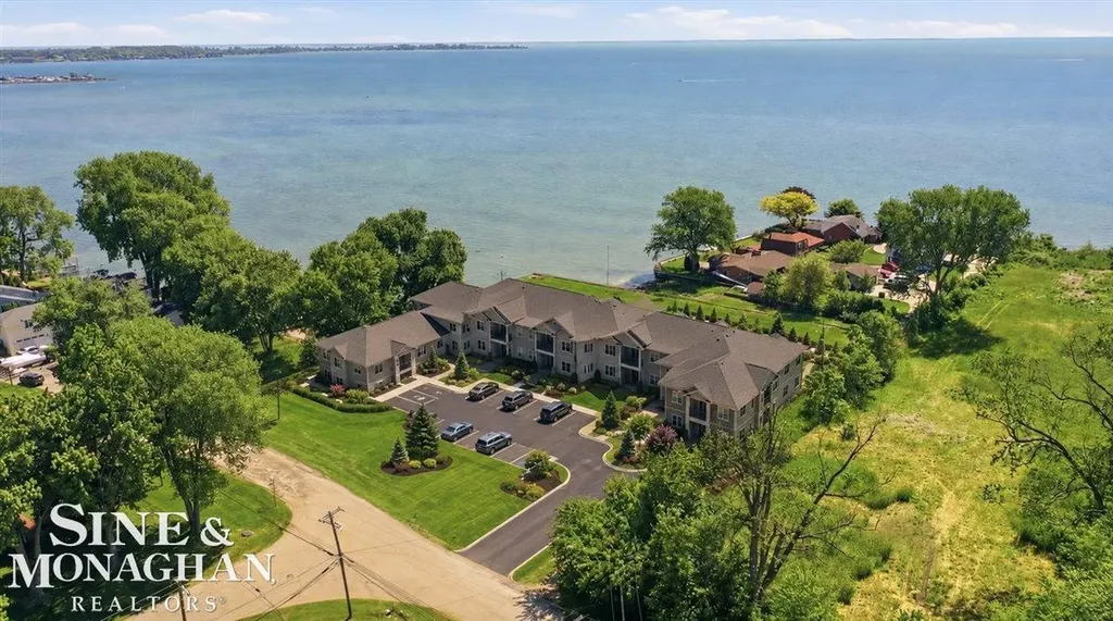 35190 Jeffers Court Harrison Charter Township MI 48045