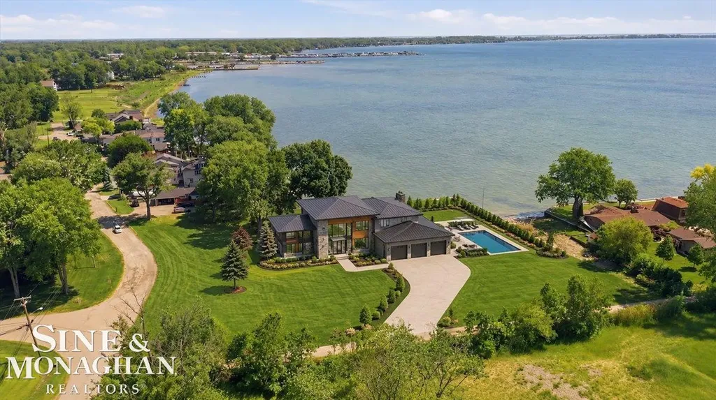 35190 Jeffers Court Harrison Charter Township MI 48045