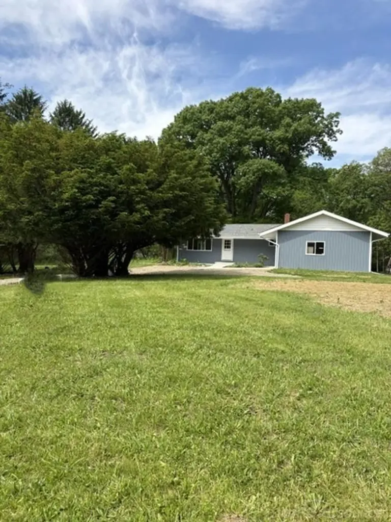 4639 17 Mile Road Tekonsha Township MI 49092
