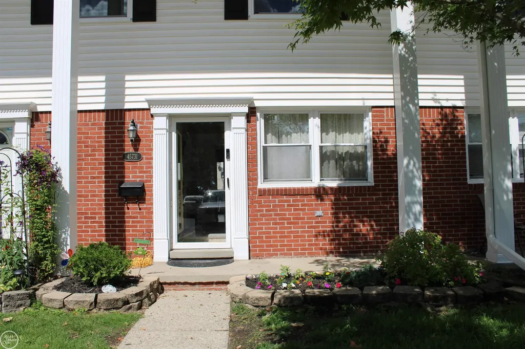 45731 Kensington Street Utica City MI 48317