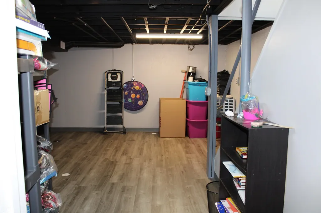 45731 Kensington Street Utica City MI 48317