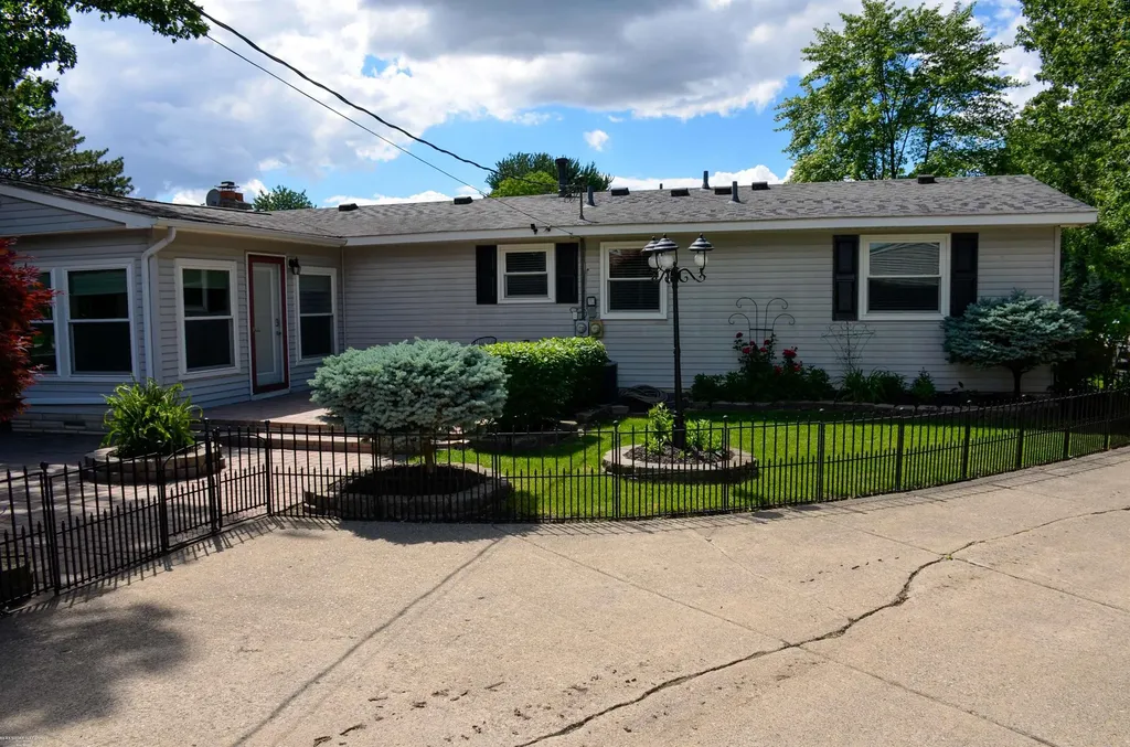 50400 Fairchild Road Chesterfield Township MI 48051
